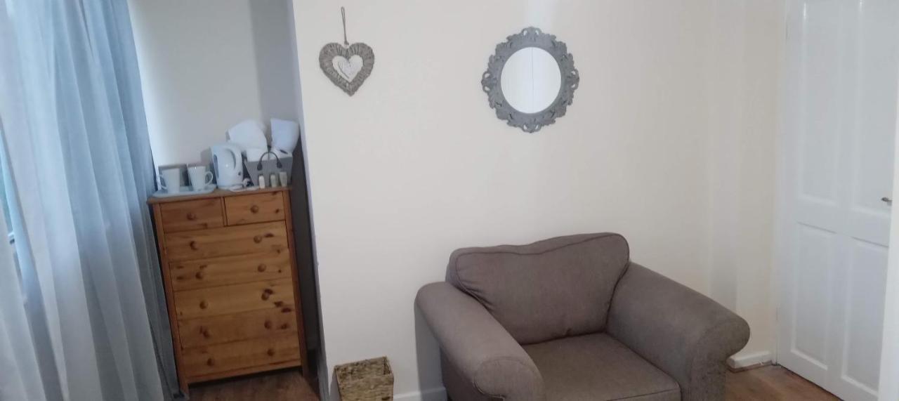 Comfortable Double Room Londen Buitenkant foto