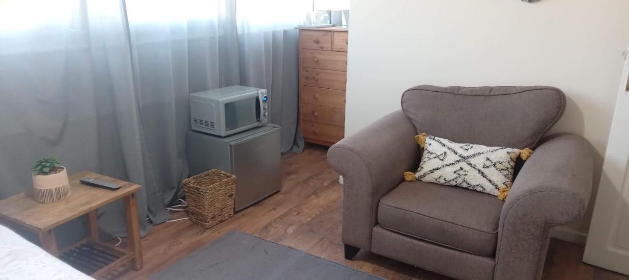 Comfortable Double Room Londen Buitenkant foto